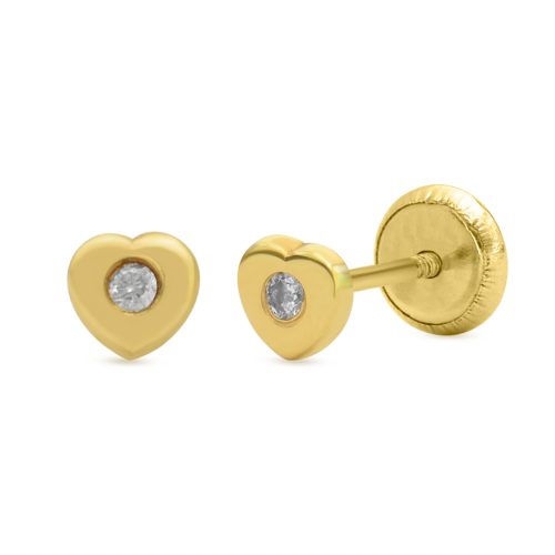 Corazón con diamante pequeño al centro oro amarillo 18K