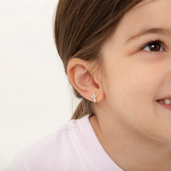 Arete en Forma de Cruz para Bebé con Zirconia al Centro en Plata 925 - Imagen 2